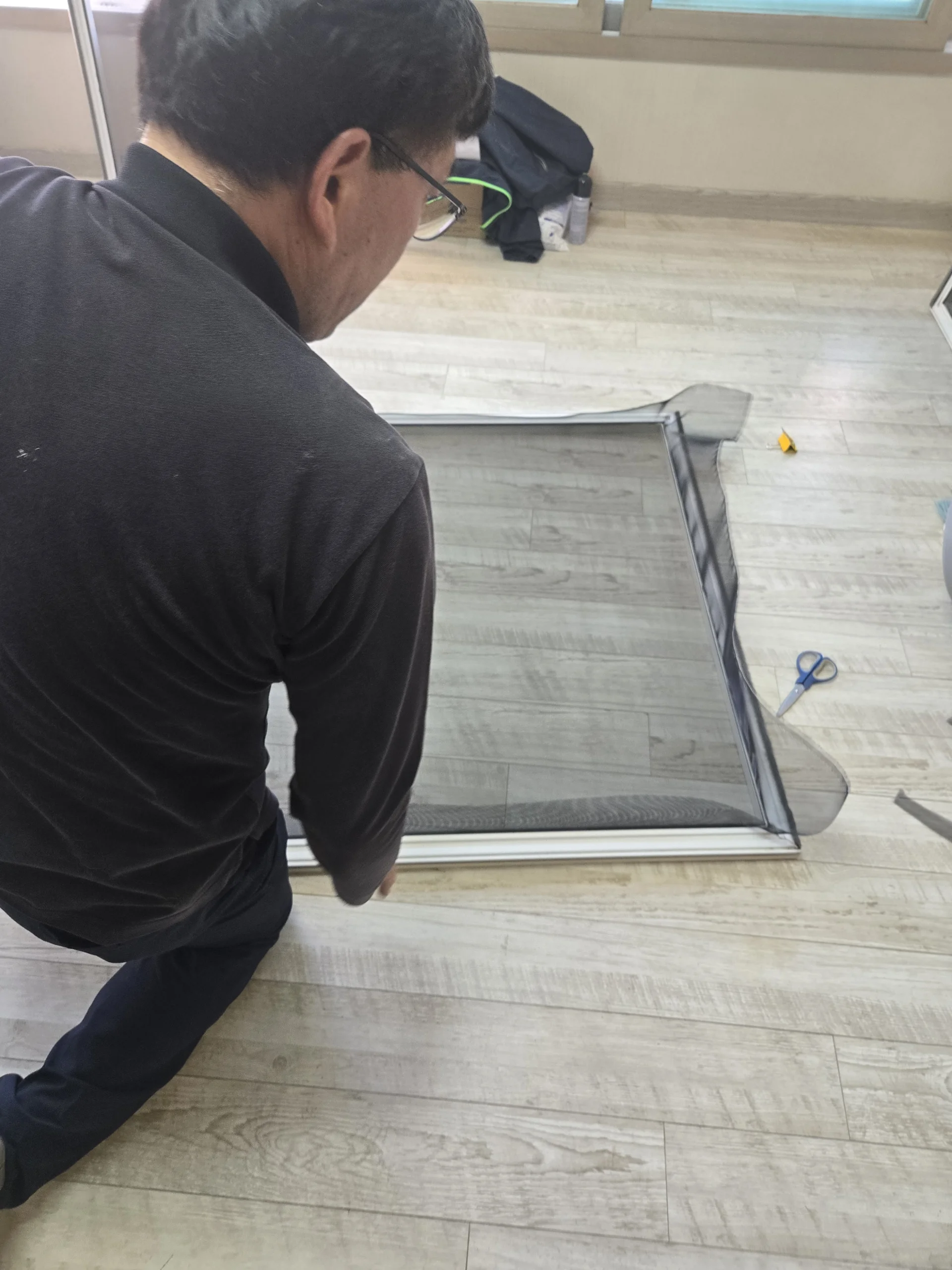 방충망 교체 실습 과정 사진